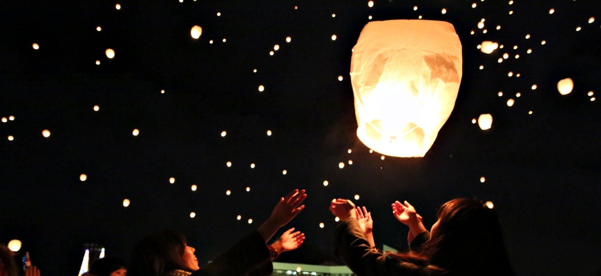 新潟津南雪祭天燈